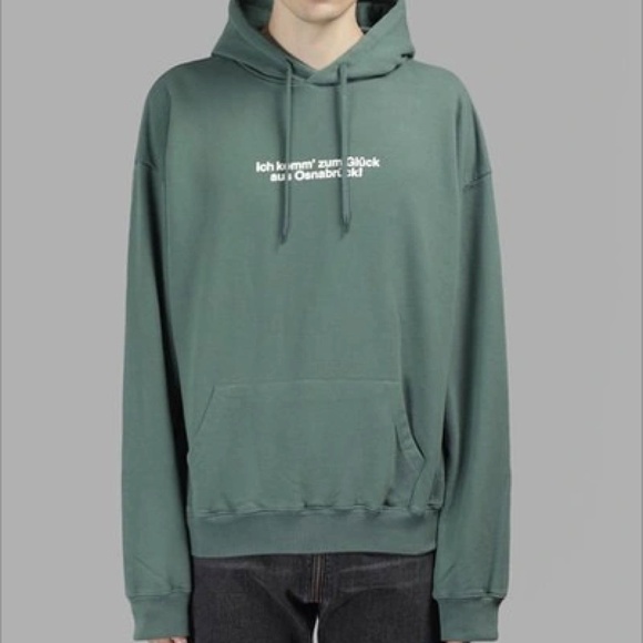 VETEMENTS AW17 Tourist Hoodie from KJmade - Picture 1 of 7